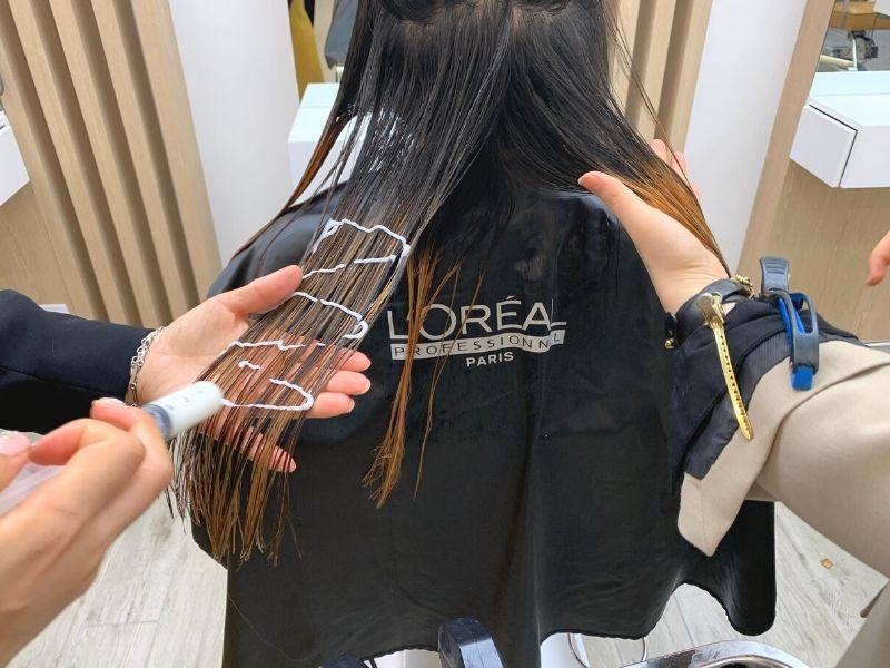 Lee Chul Hairkerker by Cécica long bleached hair treatment