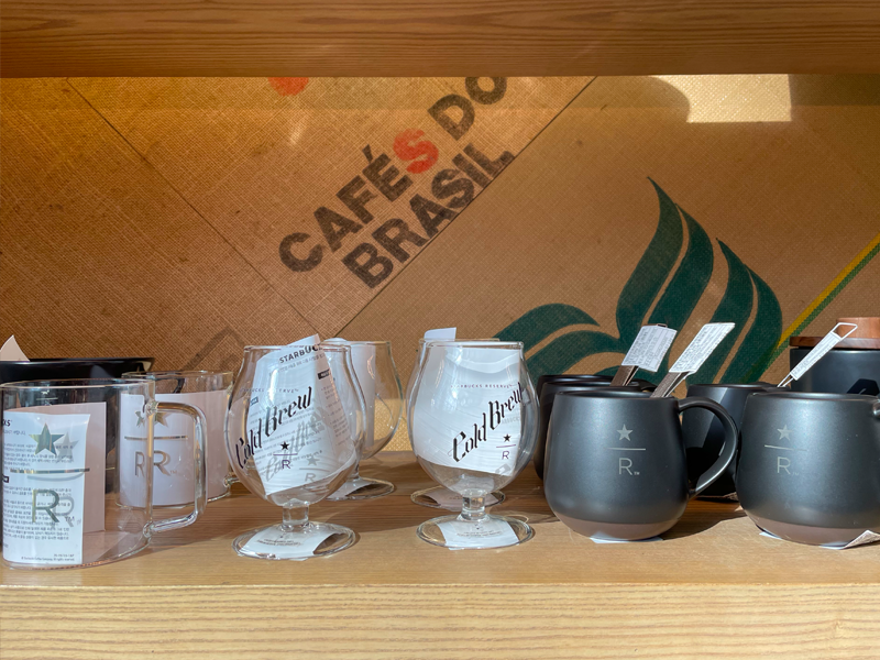 starbucks reserve products like glass mugs/glasses and black mugs
