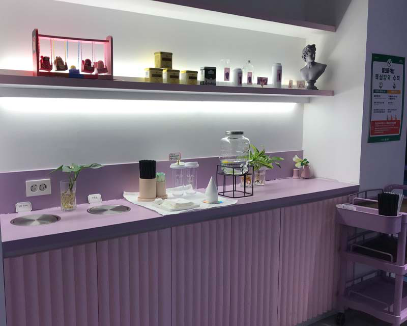 Be purple cafe purple interior