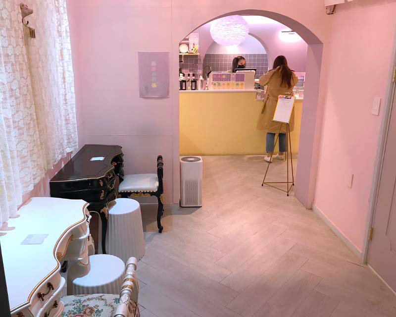 Cafe Monstercat interior