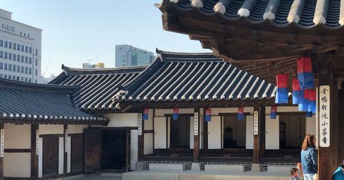 Place where time has frozen; Namsangol Hanok Village, the most beautiful site in Seoul