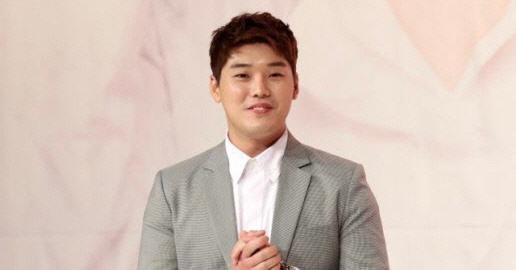 クォン·ヒョクス確診→チョン·ヒョソン、STAYCコロナ19検査…芸能界にまた｢赤信号｣