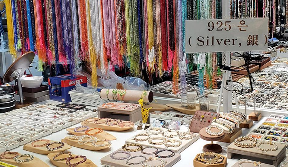 Ghé thăm chợ Dongdaemun chuyên bán buôn phụ kiện trang sức