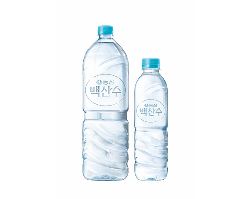 韓國無標籤飲料的新趨勢，便利的回收和減少塑膠垃圾，成為環保飲料市場的新趨勢。