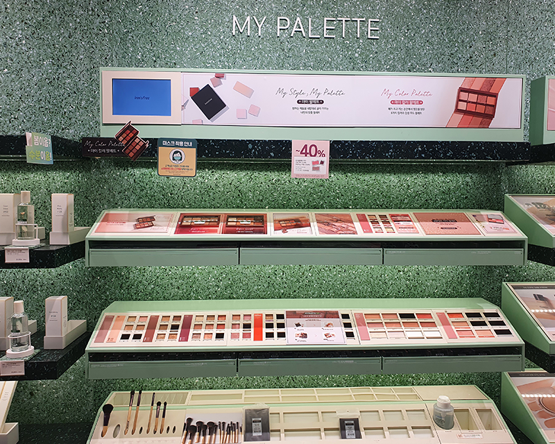 Innisfree green cycle store cosmetics display