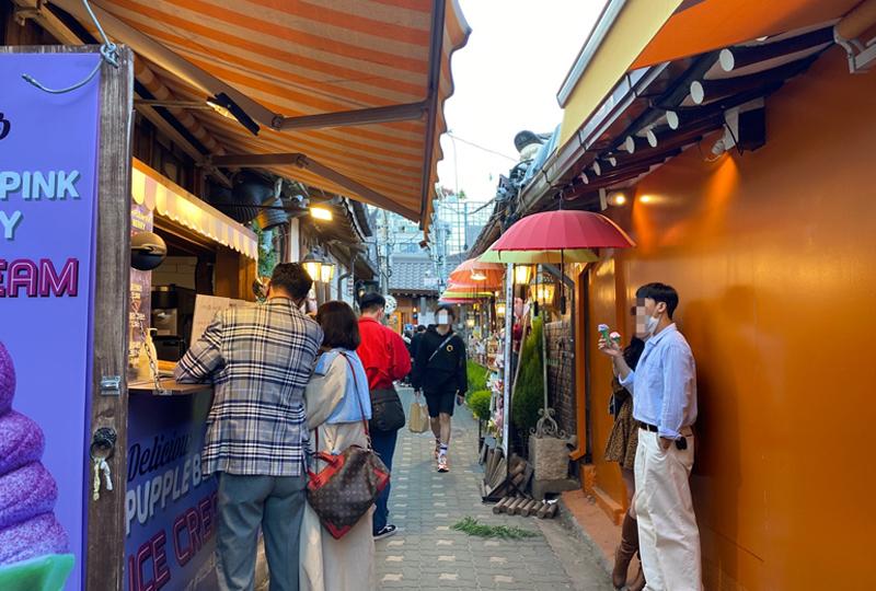 Ikseon-dong is a beautiful neighborhood in Seoul