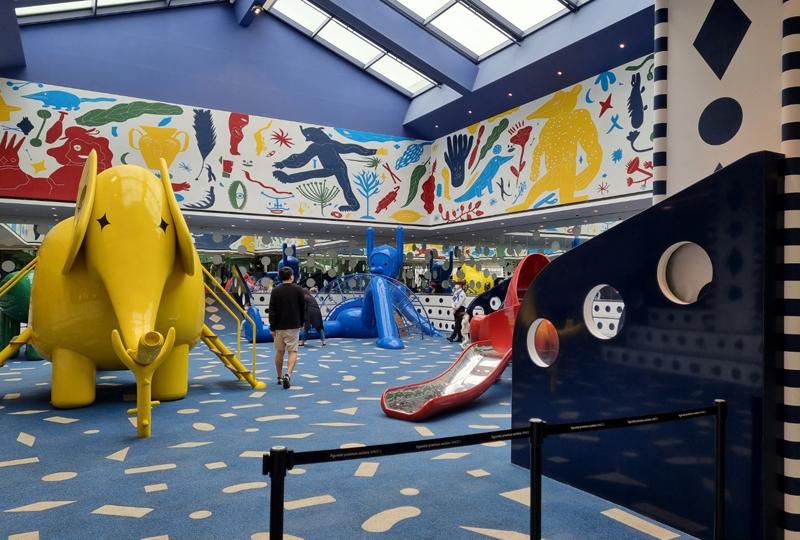 Outlet SPACE 1, indoor playground