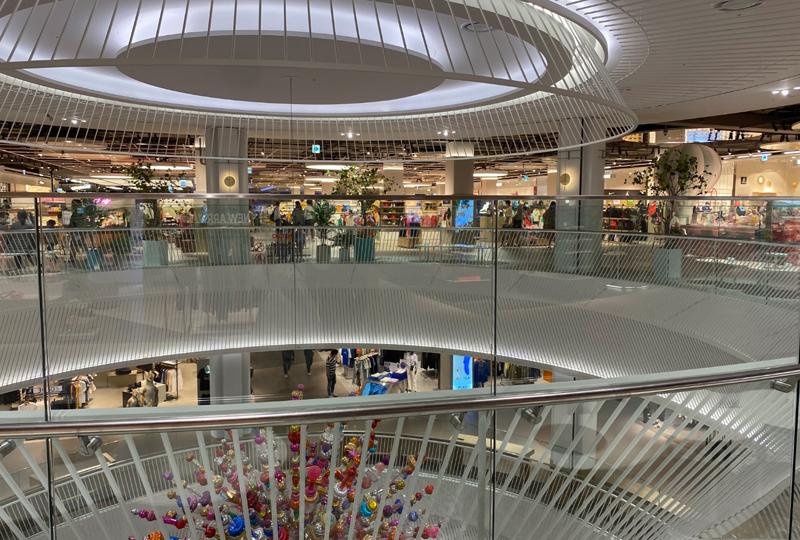 Inside Hyundai Premium Outlet SPACE 1