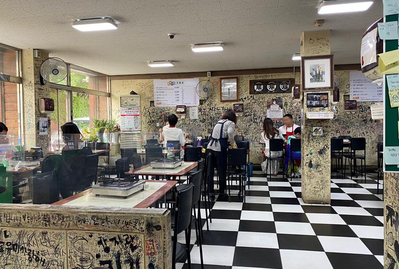 Interesting tteokbokki restaurant in Seoul