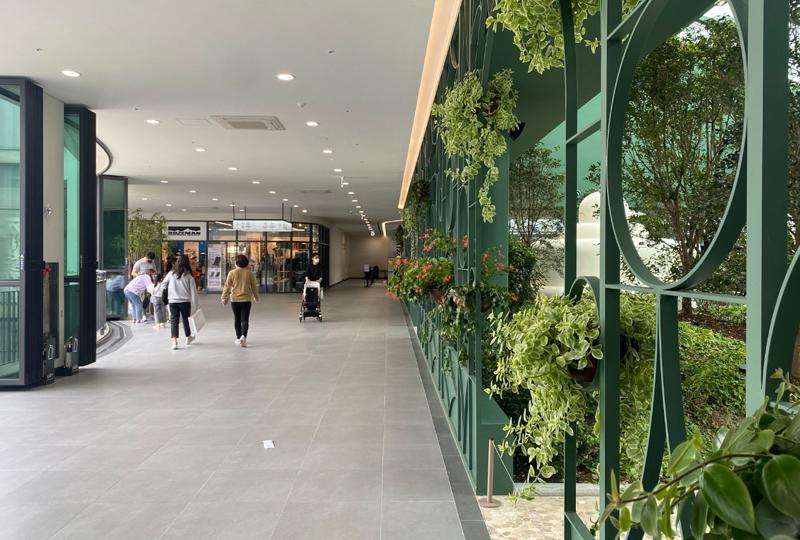 Inside Hyundai Premium Outlet SPACE 1