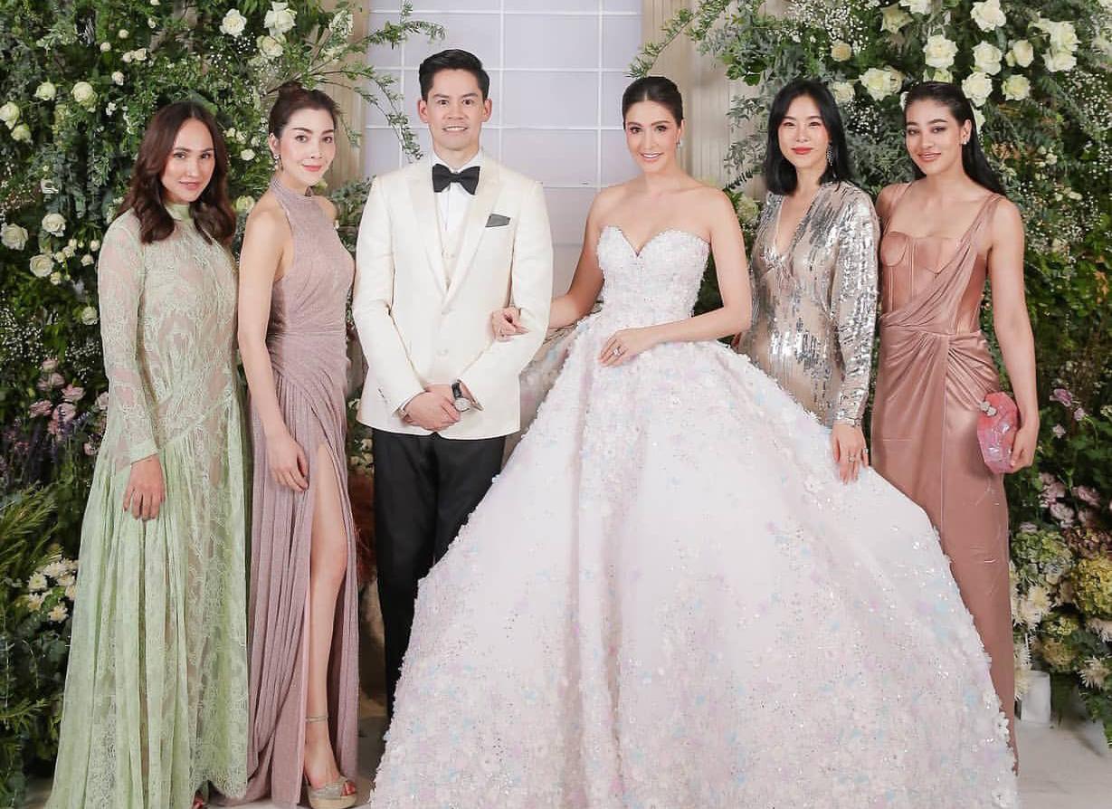 ชุดสำหรับไปร่วมงานแต่งงาน