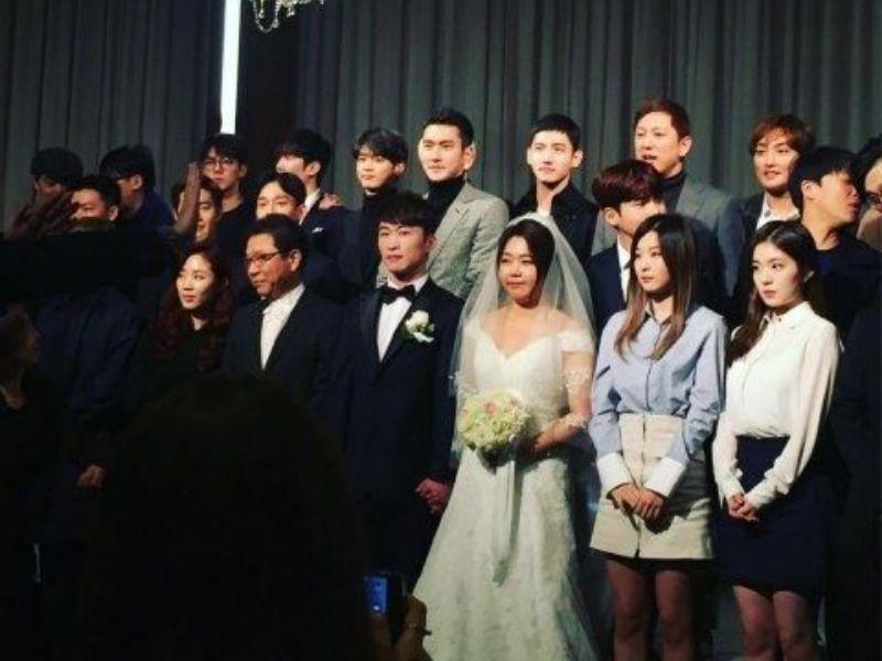 Red Velvet Seulgi, Irene, EXO đi đám cưới 