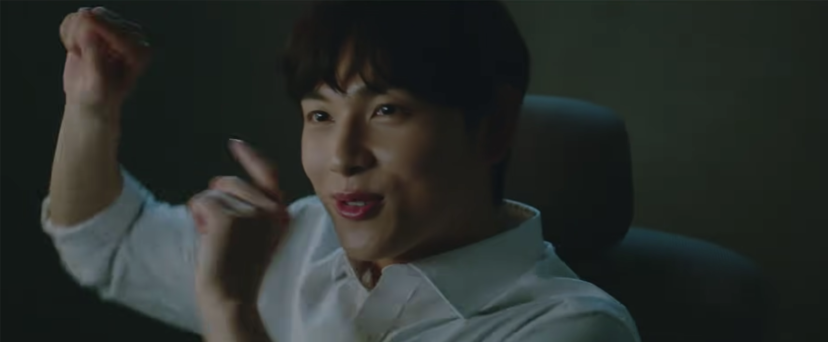 未生2021广告中围棋讲解视频直播现场，强调张克莱新职业发展的多样性。