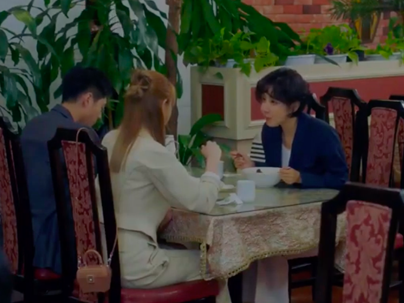 scene from kdrama record of youth with park bo-gum, park so-dam and shin dong-mi at a restaurant eating korean-chinese food