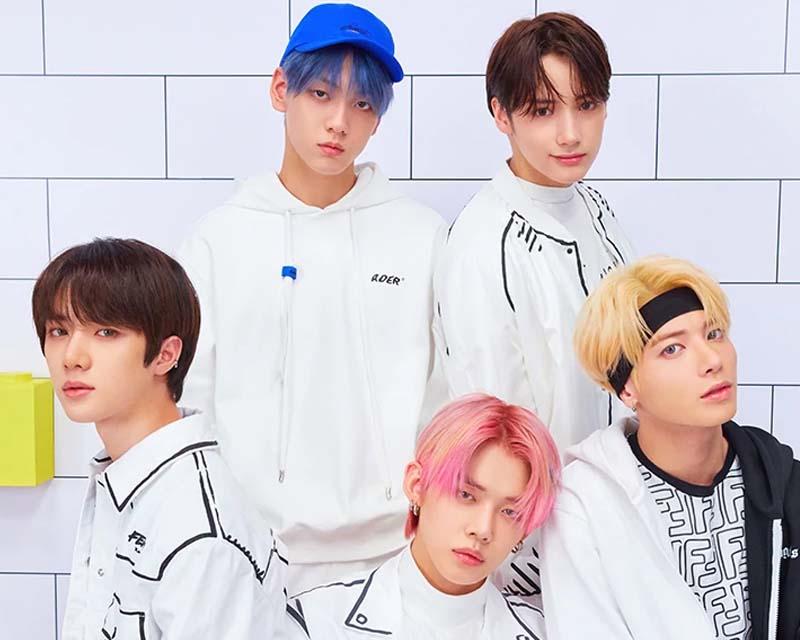 2019年 Google搜尋量第一名的韓國男團 BTS 的團體合照展現濃厚的團結力量