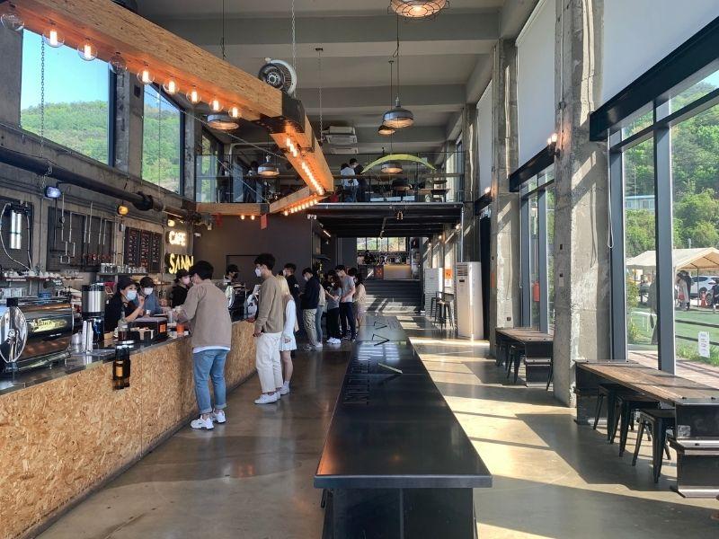 คาเฟ่ในเมืองทันยาง: CAFE SANN | ภายในร้าน