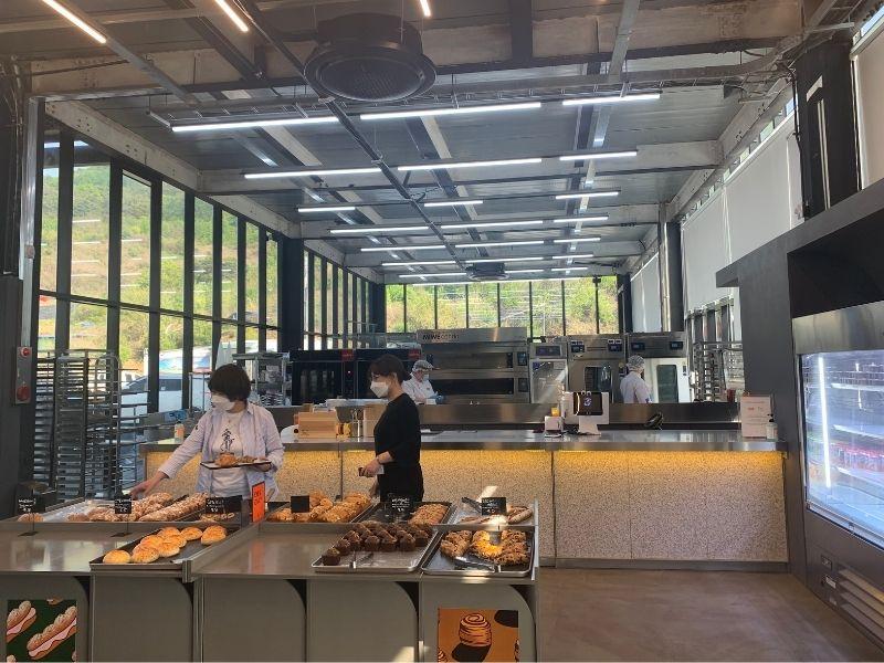 คาเฟ่ในเมืองทันยาง: CAFE SANN | เบเกอรี่