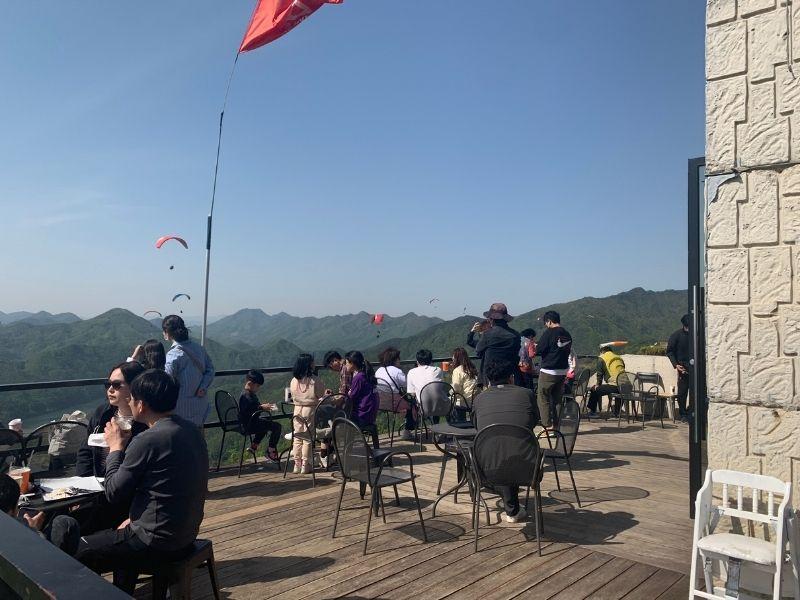 คาเฟ่ในเมืองทันยาง: CAFE SANN | ที่นั่งกลางแจ้ง