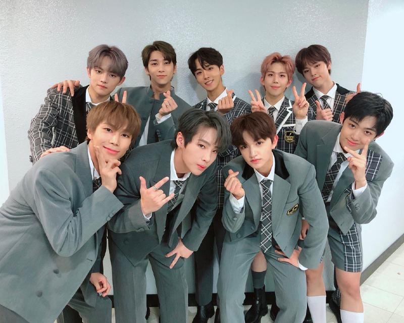 ภาพถ่ายโปรโมทของ BAE173 ในลุคสบาย ๆ กับบรรยากาศที่อบอุ่นและเป็นกันเอง