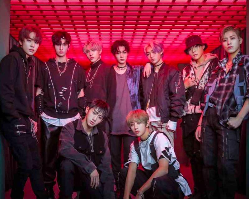 DKB ปรากฏในลุคแฟชั่นสไตล์วินเทจ กับการถ่ายภาพในสตูดิโอแบบเรียบง่าย