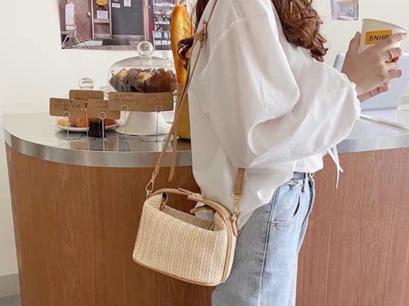 túi cói mẫu túi xách đang là xu hướng ở Hàn