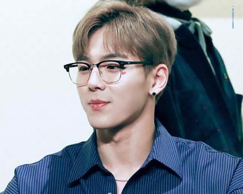 ชยอนู MONSTA X’s เข้ารับการผ่าตัดเลสิคเมื่อปีที่แล้ว