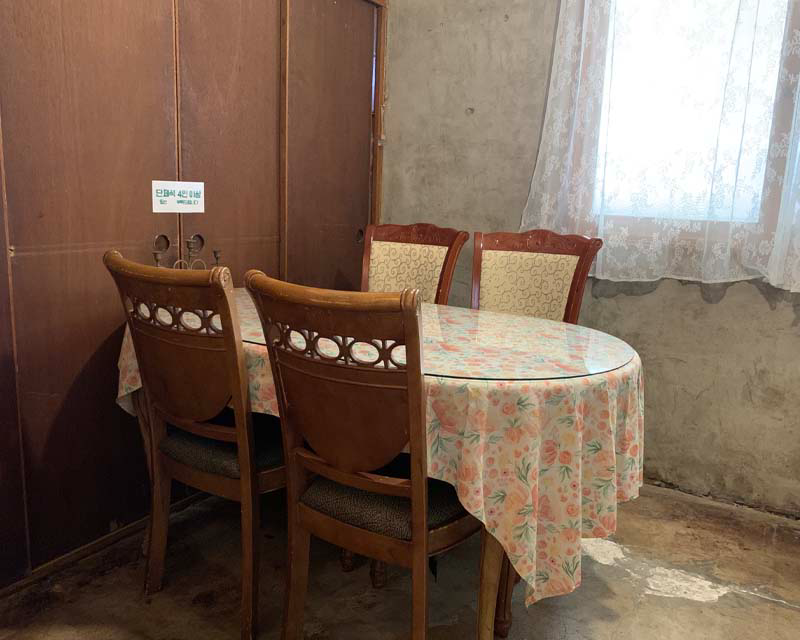 Cafe Yudal Milk table