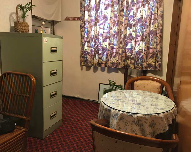 Cafe Yudal Milk seats