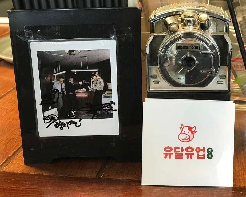 유달유업內以復古傢俱佈置的雅緻空間，給人温馨懷舊感。