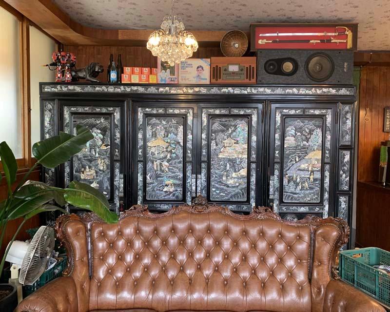 유달유업的名人拍立得照片位於店內，展示人所共知的懷舊魅力。