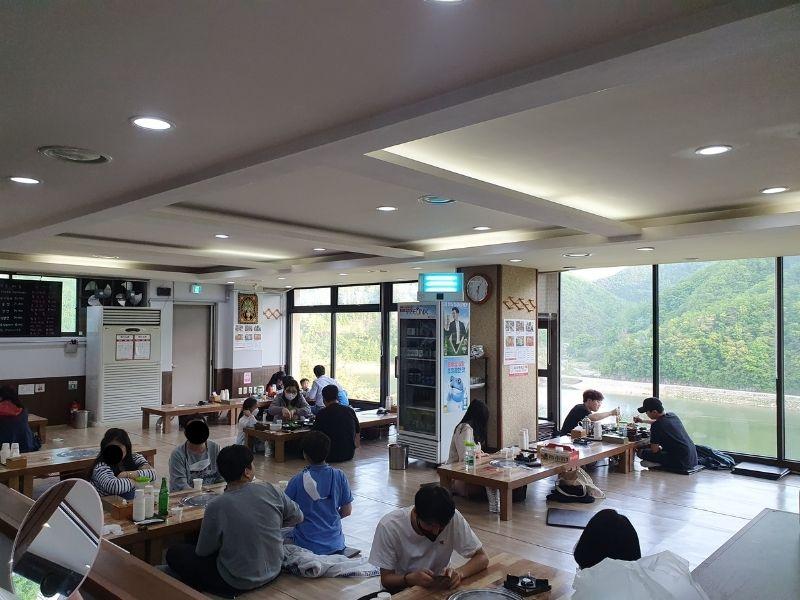 people sitting on the floor at Dawon Restaurant Danyang