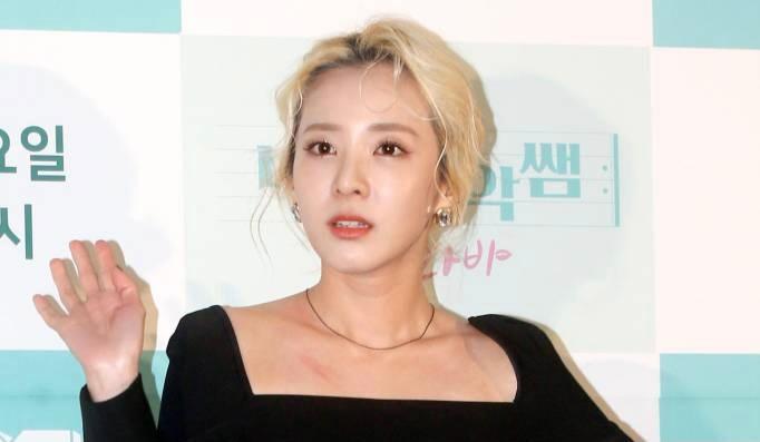 パク・サンダラ、YGと17年の縁が終了…2NE1全員が離れた