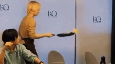 สมาชิก ATEEZ ยอซังพยายามทำอาหารเพื่อโชว์ในไลฟ์แต่ผลลัพธ์ฮา