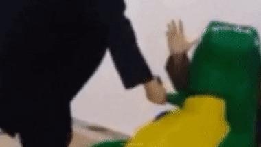 ซานจาก ATEEZ โชว์การเคลื่อนไหวแสนขี้เล่นในชุดไดโนเสาร์