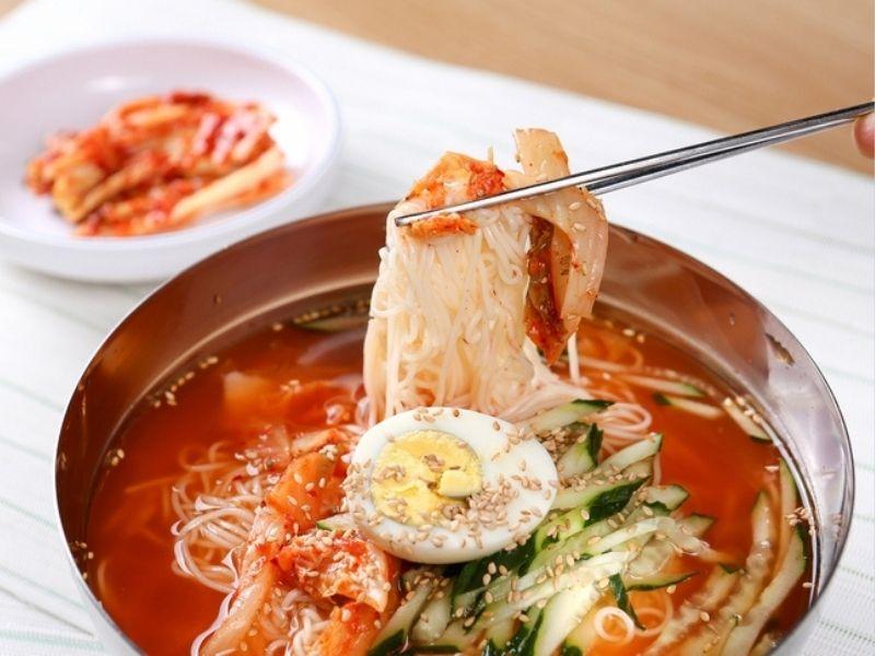Kimchi Mali Guksu (김치말이국수)