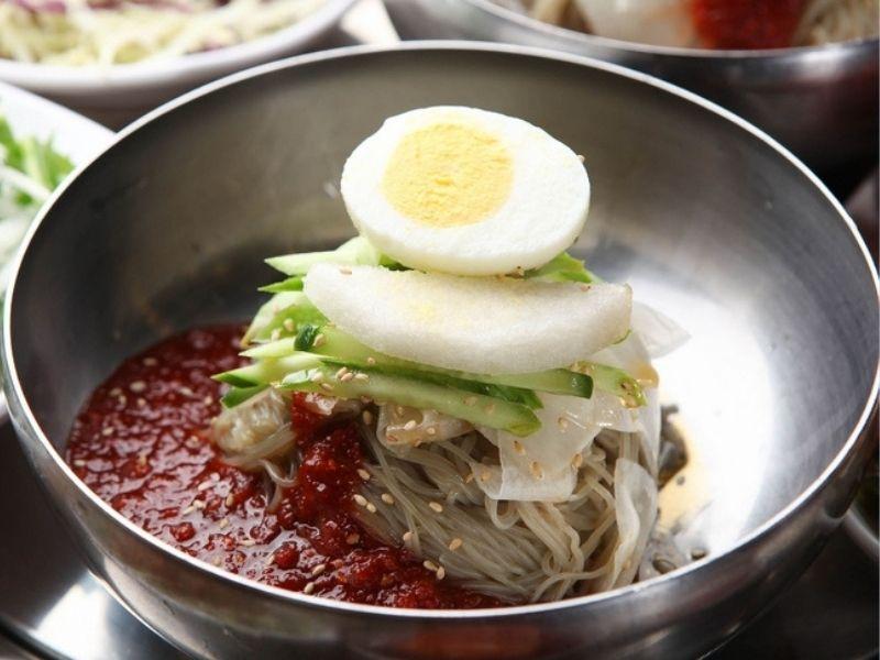 Bibimnaengmyeom (비빔냉면) 