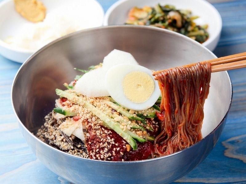 Bibimnaengmyeom (비빔냉면) 