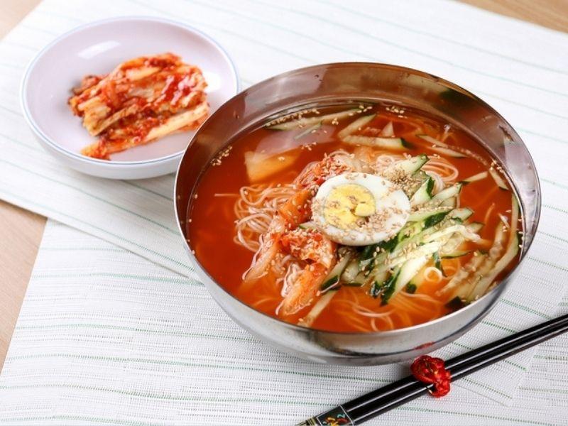 Kimchi Mali Guksu (김치말이국수)