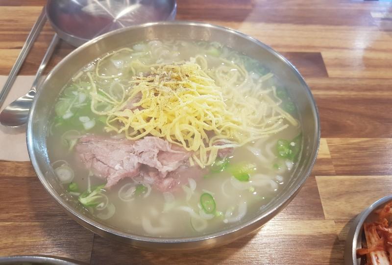 韓国、韓国文化、韓国食文化、韓国で働く、アジョシ、オンニ、韓国のコンビニ、キンパブ、韓国のお弁当、ペクチョンウォン、カルグクス