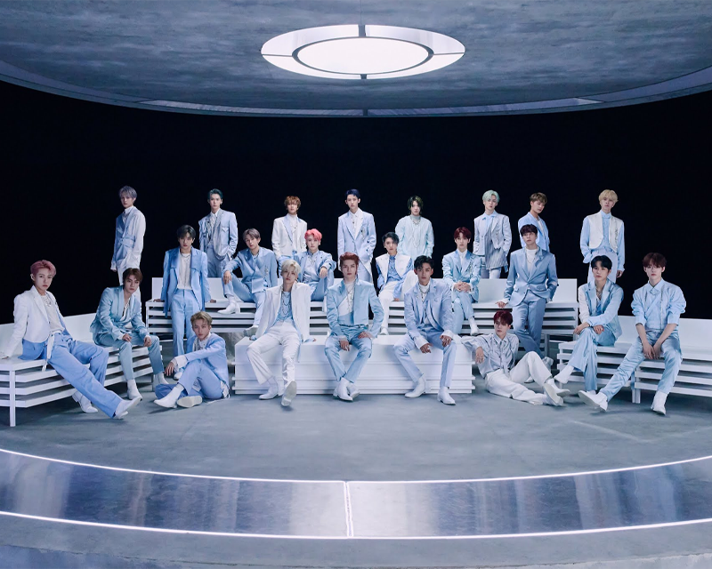 SM boy group group photo