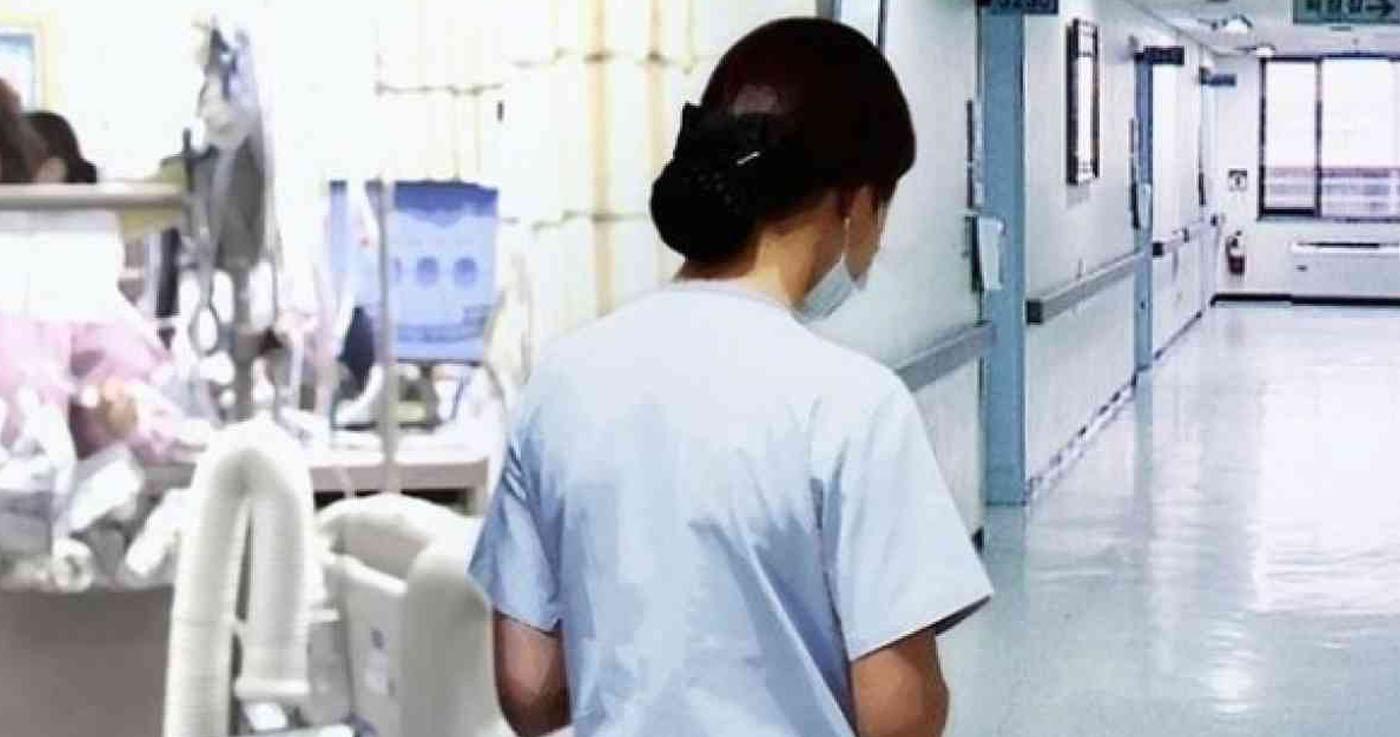 พยาบาลตัดสินใจฆ่าตัวตายหลังจากทำงานโดยไม่มีวันหยุด 2 ปี