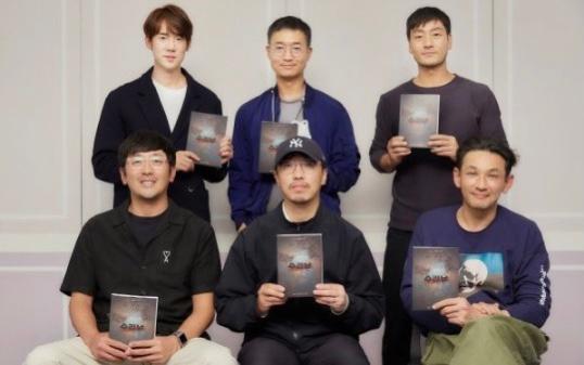 Netflix、｢スリナム｣制作…ハ·ジョンウ×ファン·ジョンミンが出会う