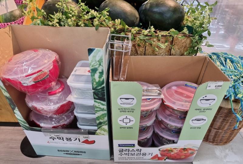 韓国文化、韓国マート、スイカ、韓国の果物、スイカ専用タッパー