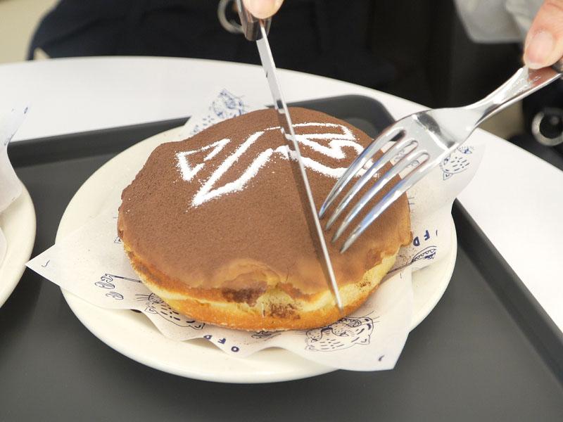 The SameE donuts with TREASURE logo at YG the SameE cafe