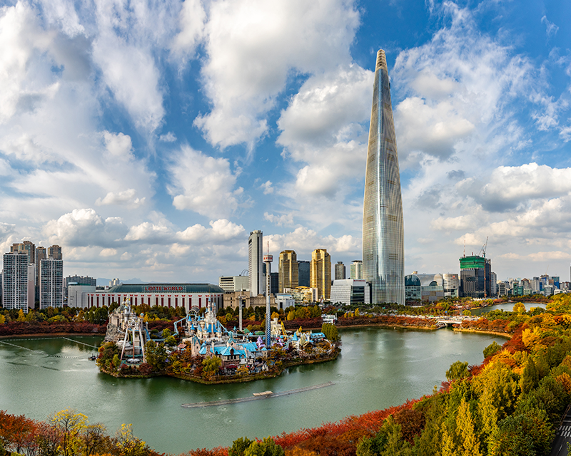 Seoul lottle world overview in autumn 