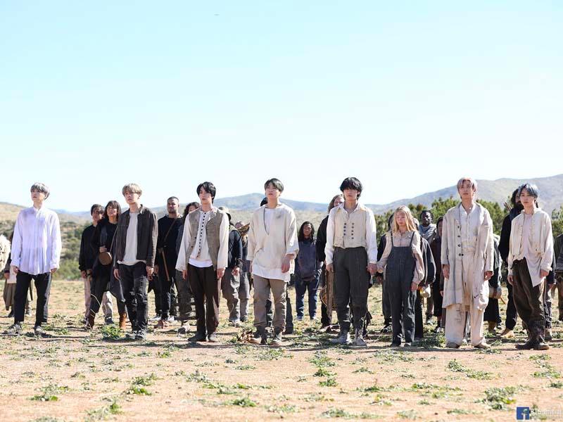 วง BTS ในคอนเซปต์เพลง ON ที่มีการแสดงที่ทรงพลังและสไตล์การแต่งกายที่ดุดัน