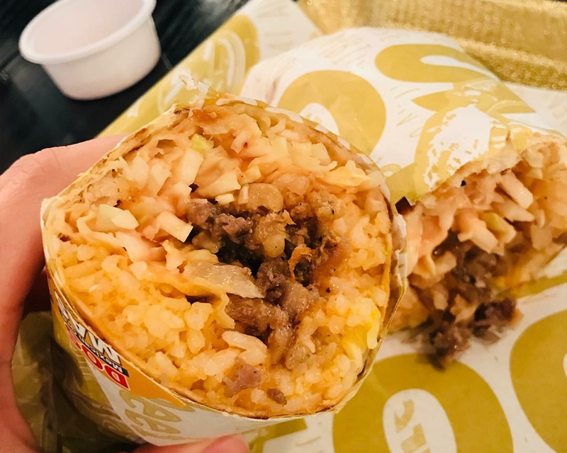 instagram account tongtonglio post of burrito from korean franchise dos mas