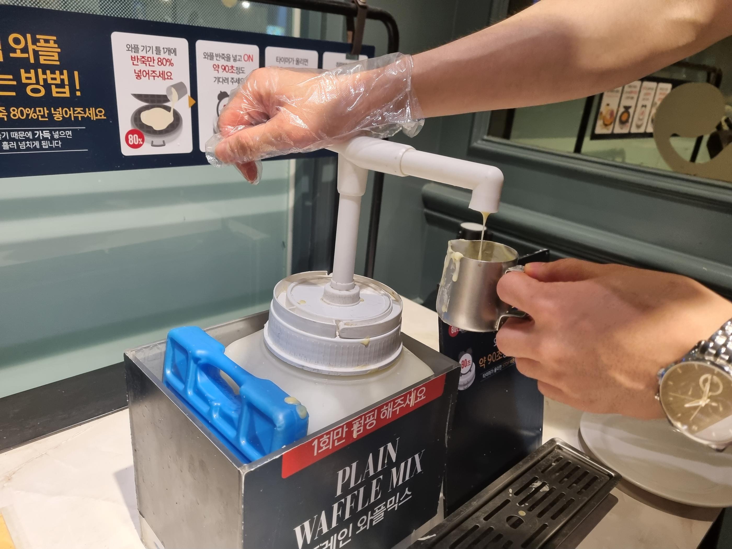 韓国文化、コロナ、韓国人、マスク、マスクストラップ、消毒、韓国のパン屋、社会的距離の確保、アシュリークイーンズ、アシュリー、韓国の結婚式