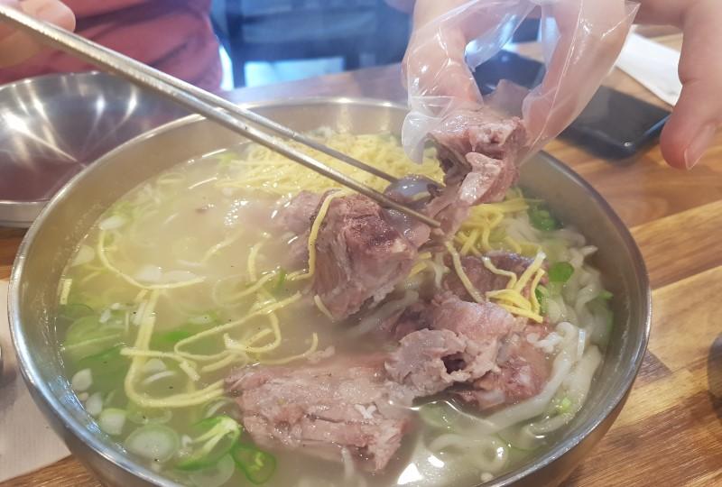 韓国文化、コロナ、韓国人、マスク、マスクストラップ、消毒、韓国のパン屋、社会的距離の確保