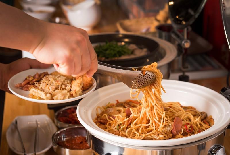 韓国文化、コロナ、韓国人、マスク、マスクストラップ、消毒、韓国のパン屋、社会的距離の確保